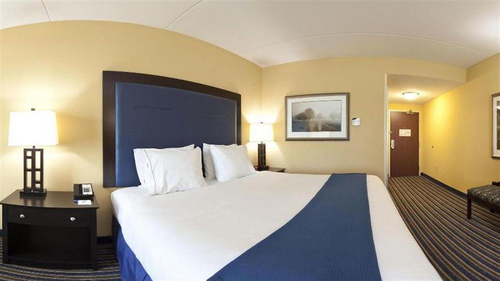 Holiday Inn Express & Suites Wilmington-Newark, An Ihg Hotel Exterior photo