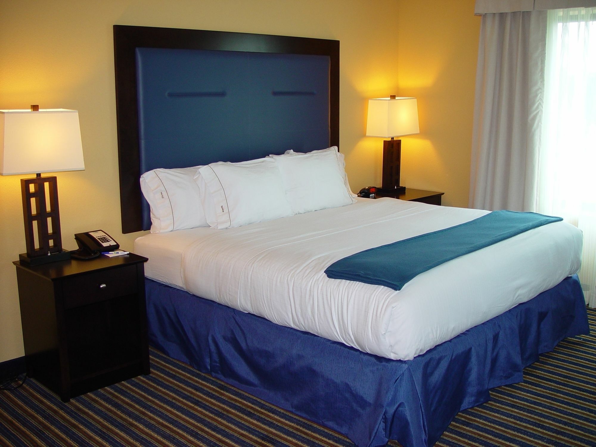 Holiday Inn Express & Suites Wilmington-Newark, An Ihg Hotel Room photo
